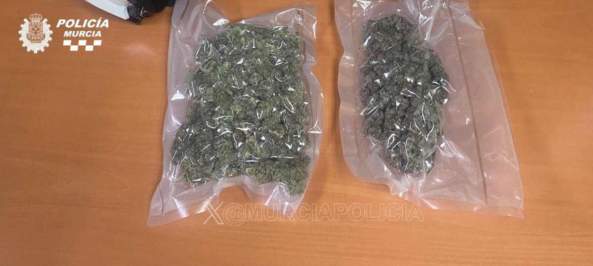 Detenido un individuo en Murcia al ser sorprendido con 160 gramos de marihuana ocultos en su vehículo