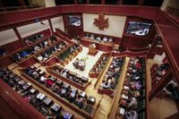 EH Bildu propone crear una comercializadora pública de energía y transferir competencias sobre inversiones en la red