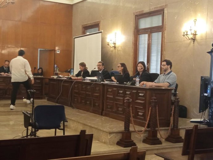 El acusado, durante el juicio.