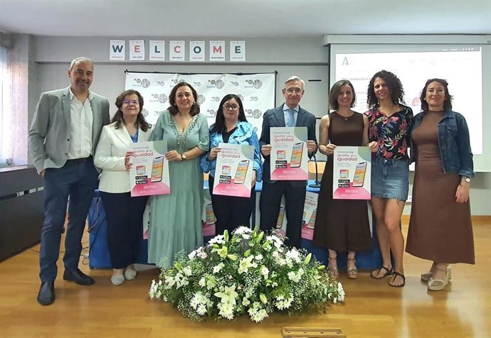 Presentación de la app 'Iguales en Igualdad' en el IES Llanes de Sevilla