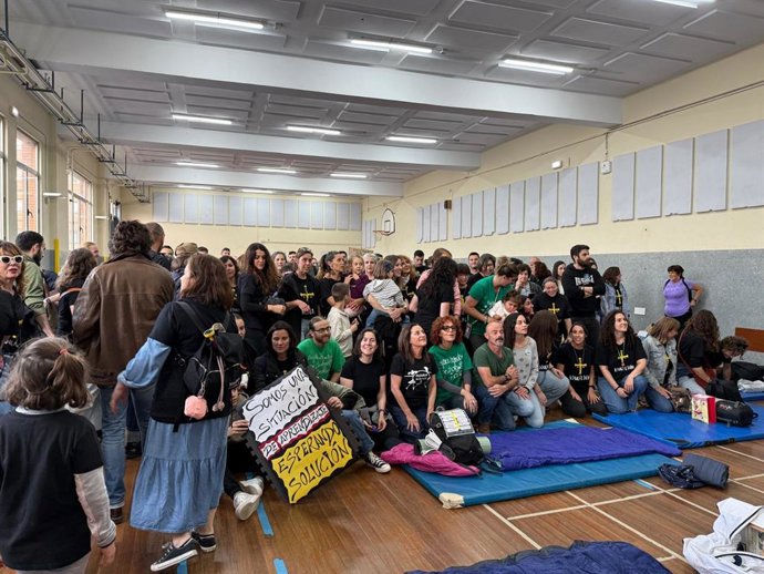 Encierro de profesores en un colegio de Gijón.