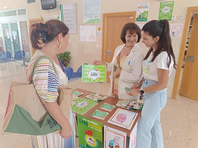Se han organizado actividades preventivas y de promoción de salud, como mesas informativas, exposición de cartelería específica, material de apoyo y la invitación a realizarse una cooximetría para medir el monóxido de carbono por aire expirado