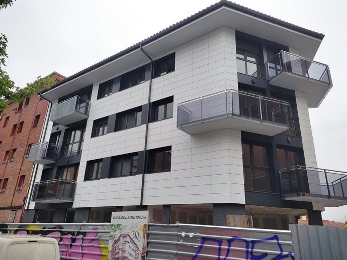 Archivo - Viviendas nuevas en construcción en Basauri (Bizkaia)