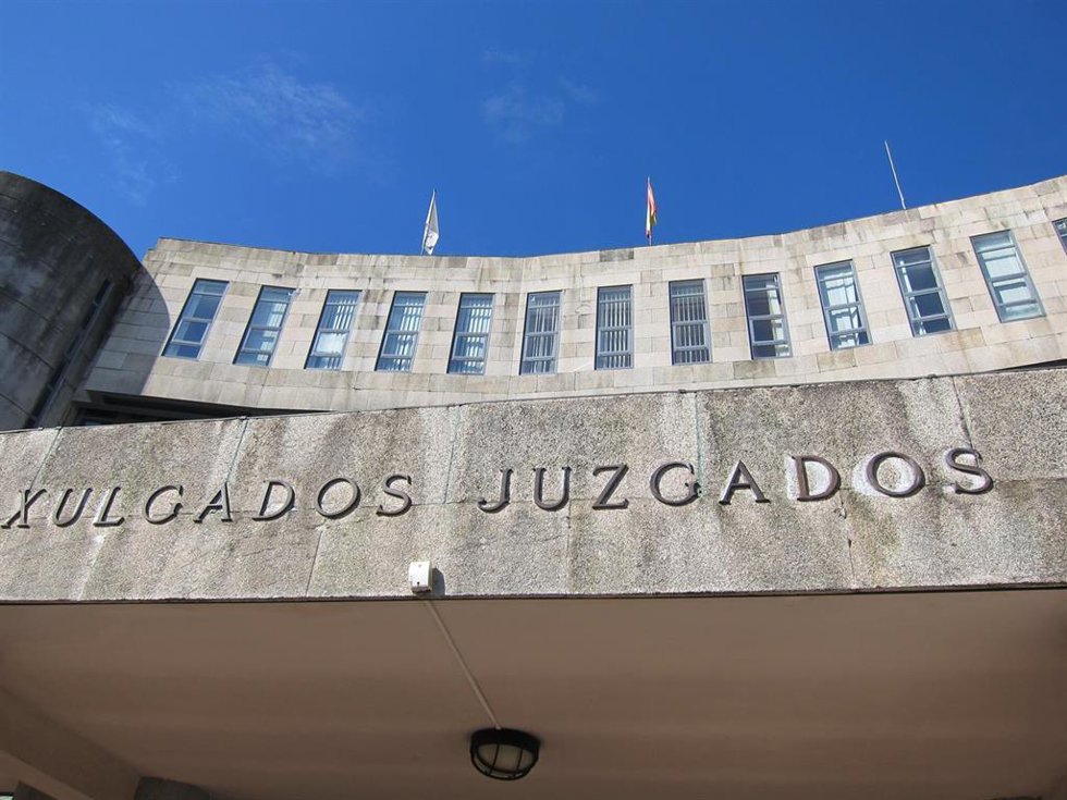 Archivo - Imagen de los juzgados de Santiago. 