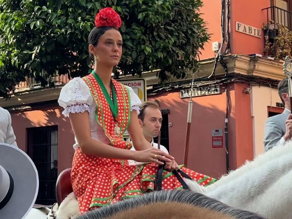 Victoria Federica, a caballo en la salida de Triana hacia El Rocío