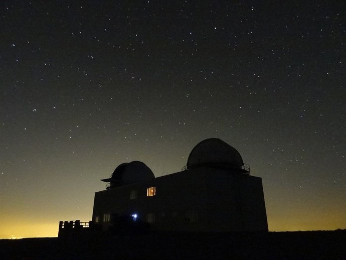 Imagen nocturna del Observatorio de Sierra Nevada
