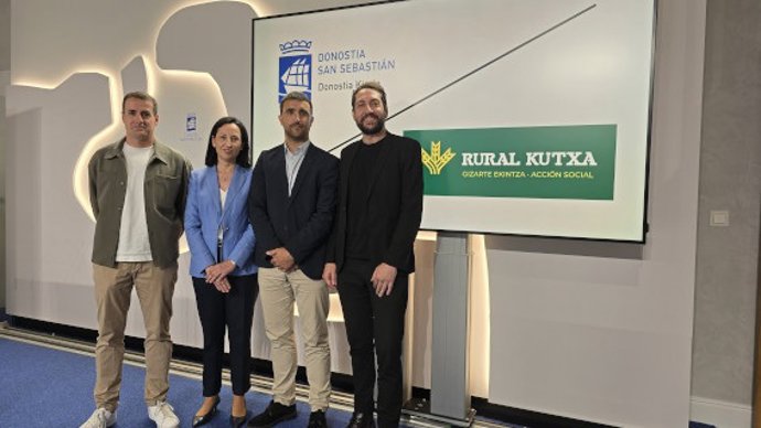 Donostiako Udaleko eta Rural Kutxako ordezkariak