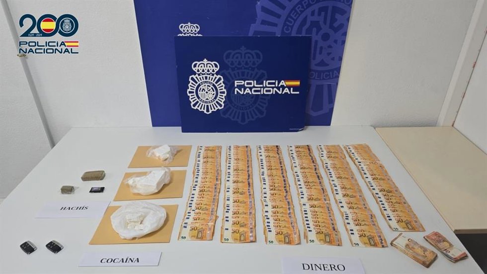 Dinero y drogas requisado en una operación policial en Santa Cruz de Tenerife