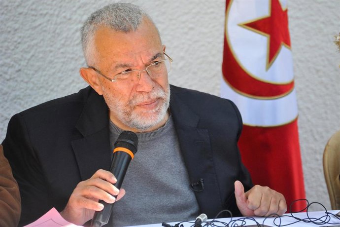Archivo - Nurredín Bhiri, exministro de Justicia de Túnez y alto cargo del partido islamista Ennahda, durante una rueda de prensa en abril de 2022 (archivo)