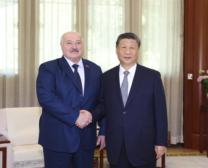 Os presidentes de Belarus e da China, Alexander Lukashenko e Xi Jinping.