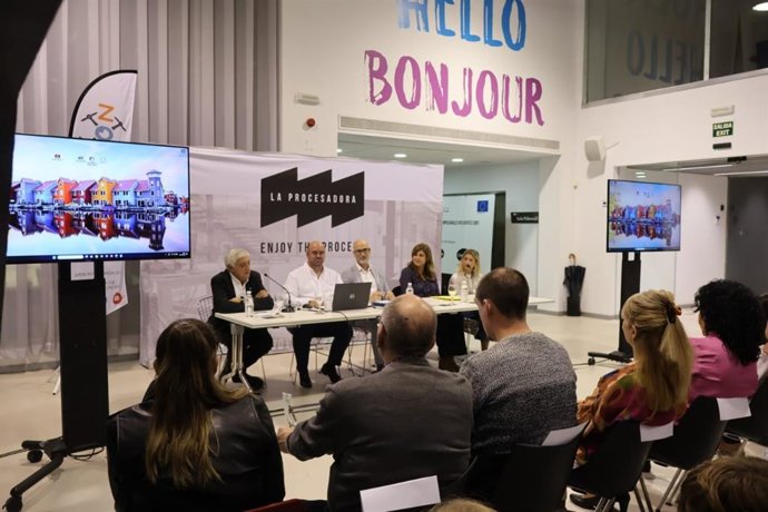 El Ayuntamiento de Alcalá respalda el emprendimiento con alojamients en el polo industrial.