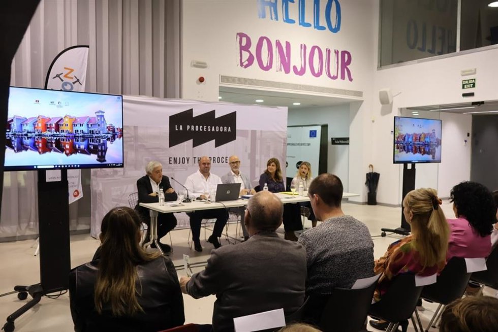 El Ayuntamiento de Alcalá respalda el emprendimiento con alojamients en el polo industrial.