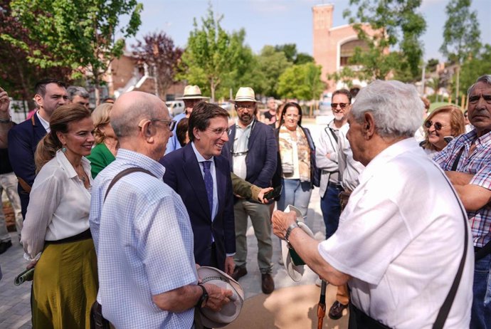 El Alcalde De Madrid, José Luis Martínez-Almeida, En Ciudad Pegaso