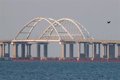 El Kremlin confirma el ataque ucraniano contra el puente de Crimea pero descarta daños graves