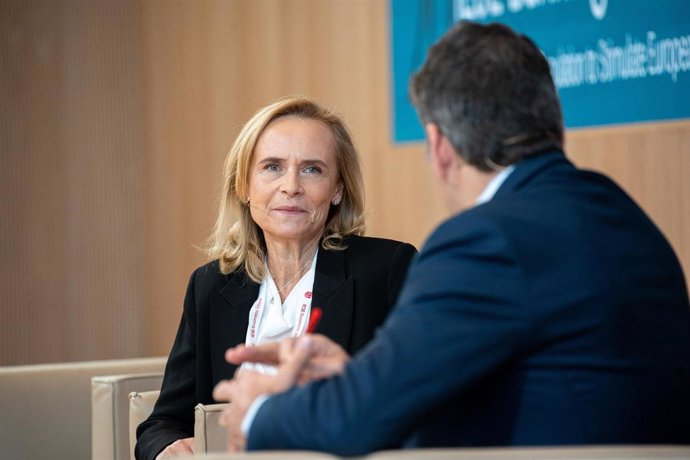 La CEO de Bankinter Gloria Ortiz, durante la segunda jornada del Encuentro del Sector Bancario, organizado por IESE, en el Edificio Executive del IESE Madrid, a 4 de junio de 2025, en Madrid (España). El encuentro trata sobre la banca y su papel en la rec