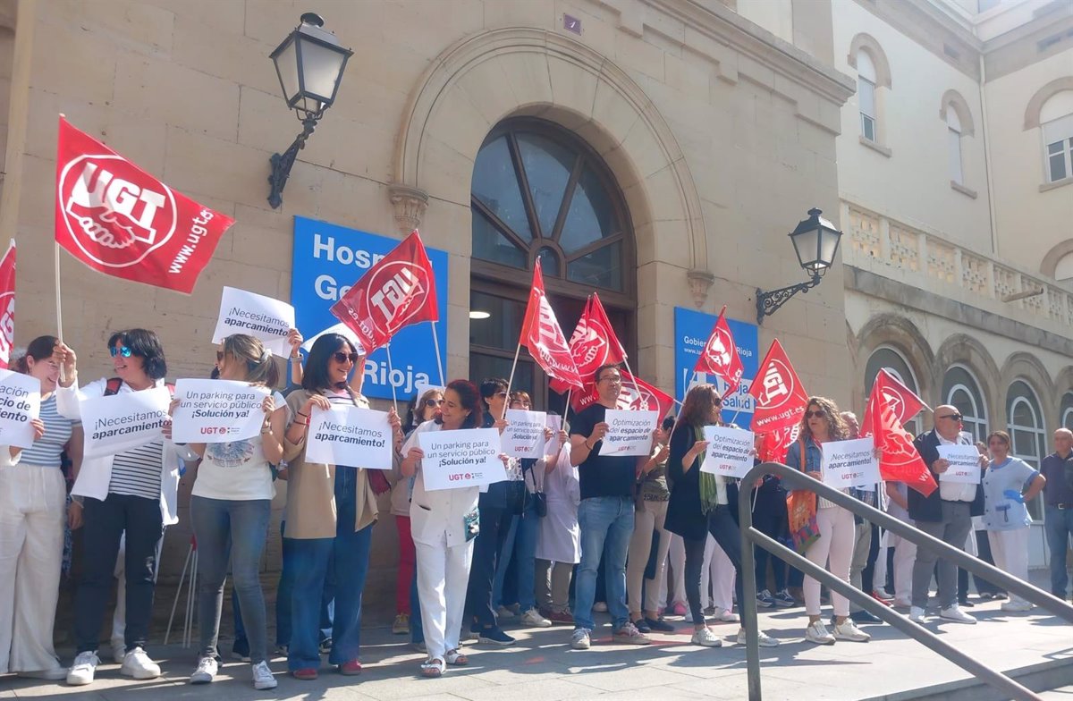 UGT reclama habilitar el parking trasero del Hospital General para sanitarios;  Llegan estresados por no poder aparcar 