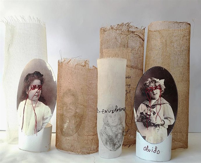 El recibidor del Espai Francesca Bonnemaison acoge desde hoy hasta el 26 de junio la exposición 'TEIXIT VIU/TEJIDO VIVO