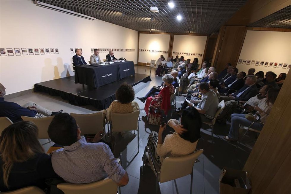 Presentación del libro 'Las rutas transitivas', obra de José María Molina Caballero.