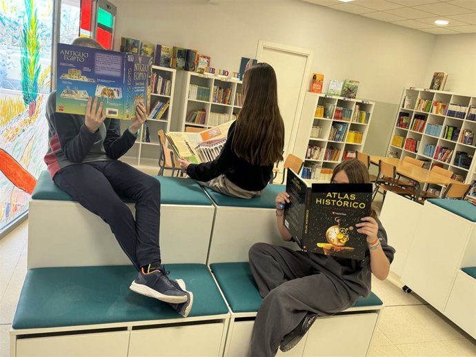 Archivo - CEIP en Pinto