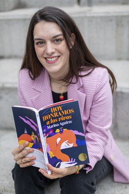 Archivo - La escritora burgalesa Marina Aguirre presenta en su ciudad natal, Hoy honramos a los vivos