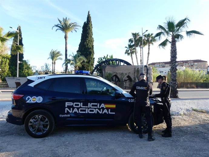 Agentes de la Policía Nacional.