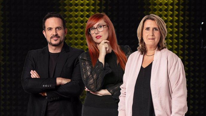 Els periodistes Francesc Garriga, Elisenda Carod i Marta Romagosa