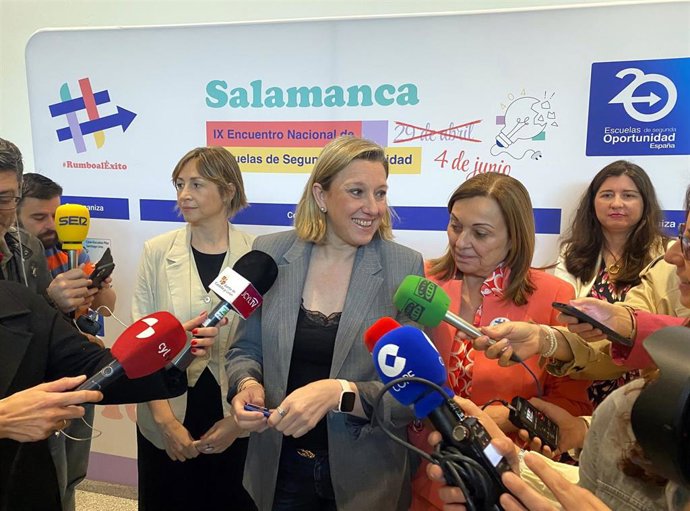 La vicepresidenta y consejera de Familia e Igualdad de Oportunidades, Isabel Blanco, en el IX Encuentro Nacional de Escuelas de Segunda Oportunidad.