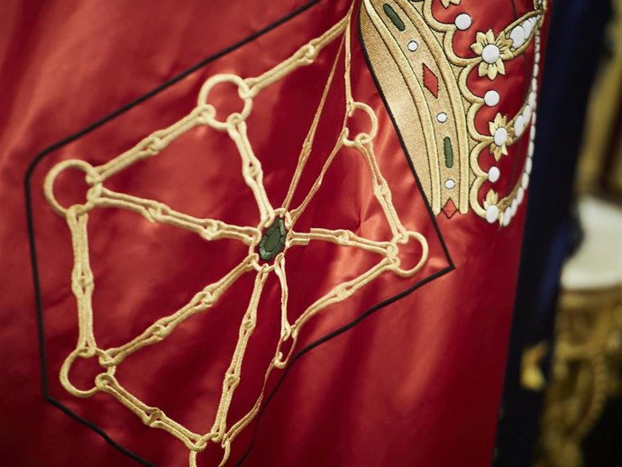 Archivo - Detalle del escudo de Navarra.