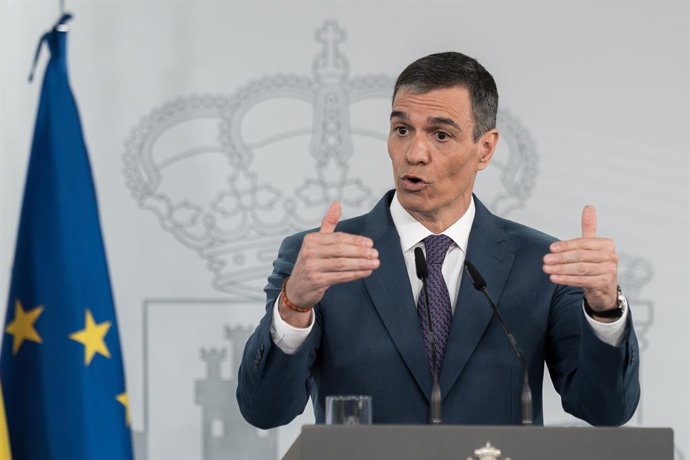 Archivo - Arquivo - O Presidente do Governo, Pedro Sánchez, comparece perante a mídia no Palácio Moncloa, em 29 de abril de 2025, em Madri (Espanha). Tanto a reunião do Conselho de Segurança Nacional quanto a do Conselho de Ministros trataram da questão d