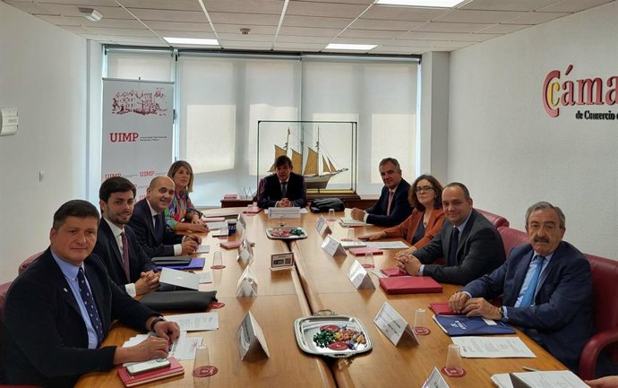 El consejero de Medio Ambiente, Universidades, Investigación y Mar Menor, Juan María Vázquez, participa en la reunión del Consejo Rector de la Universidad Internacional Menéndez Pelayo de Cartagena, que preside su rector, Carlos Andradas