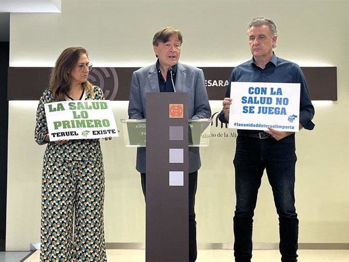 Los diputados de Aragón-Teruel Existe, Tomás Guitarte, Joaquín Moreno y Pilar Buj.