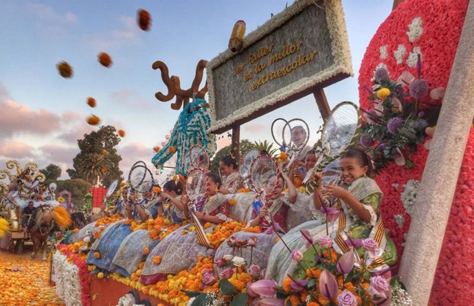 Archivo - Imagen de archivo de la Batalla de Flores de València