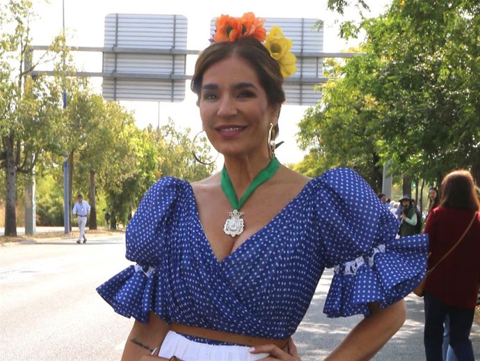 Raquel Bollo durante la salida de la Hermandad del Rocío de Triana