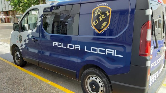 Un furgón de la Unidad de Respuesta Inmediata de la Policía Local de La Línea de la Concepción (Cádiz)