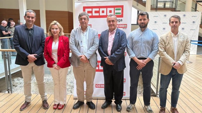 CCOO organiza la jornada ‘Cambio climático y sus consecuencias en el medio laboral' en la que han tomado parte, entre otros, el secretario general de CCOO Málaga, Fernando Cubillo, y el adjunto de Medio Ambiente de CCOO Andalucía, Carlos A. García