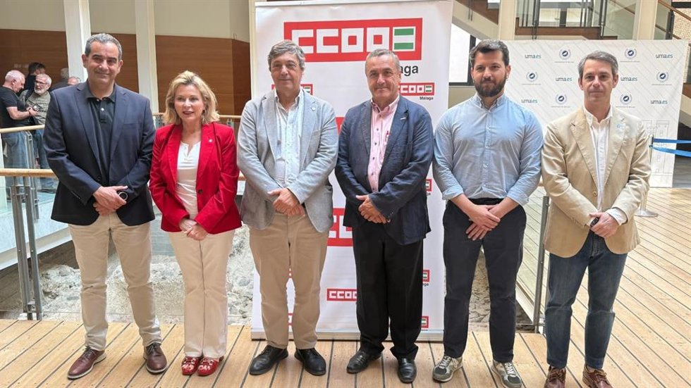CCOO organiza la jornada Cambio climático y sus consecuencias en el medio laboral' en la que han tomado parte, entre otros, el secretario general de CCOO Málaga, Fernando Cubillo, y el adjunto de Medio Ambiente de CCOO Andalucía, Carlos A. García