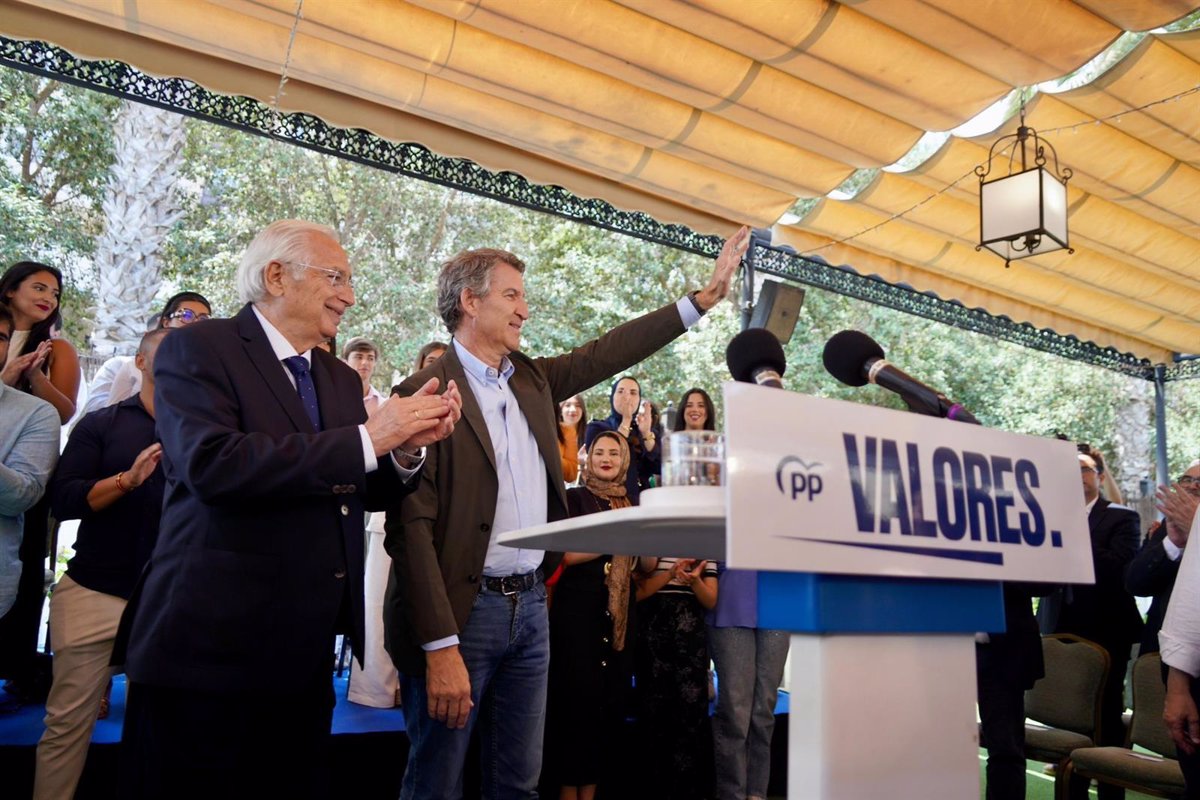 Feijóo exige elecciones ante  la agonía del Gobierno  de Sánchez tras el  bochornoso espectáculo  de Díez y Aldama