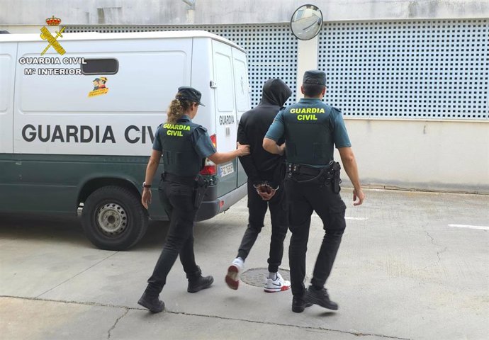 Detenido por un presunto delito de robo con fuerza.