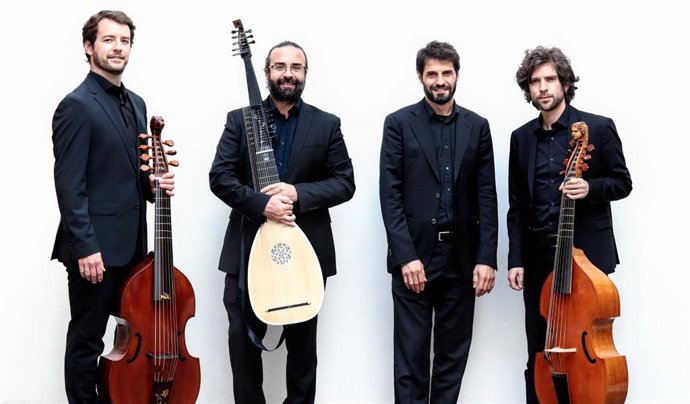 La Agrupación La Spagna, Especializado En La Interpretación Histórica Con Instrumentos Originales Y Reconocido Por Su Rigor Y Sensibilidad Artística, Está Compuesta Por Jorge López-Escribano, Ramiro Morales, Pablo Garrido Y Alejandro Marías.
