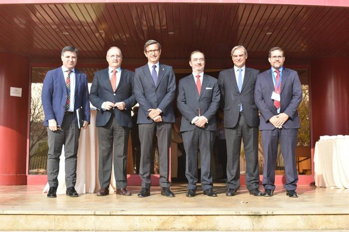 La jornada se ha celebrado en la sede de la CEA.