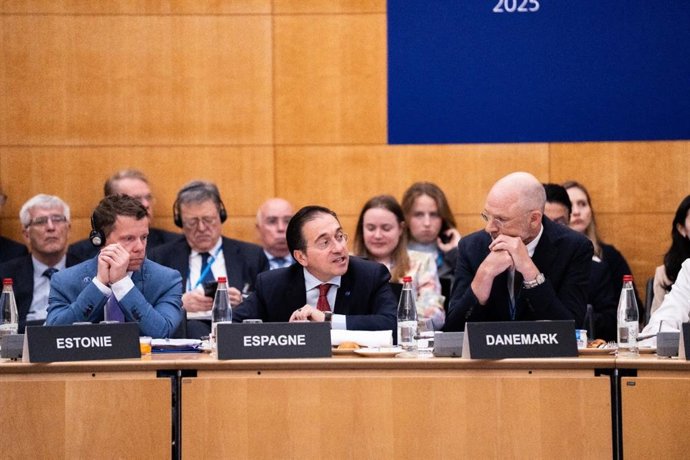 El ministro de Asuntos Exteriores, Unión Europea y Cooperación, José Manuel Albares, interviene en la reunión ministerial de la OCDE