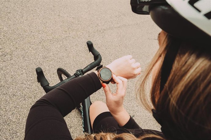 Polar presenta 'Grit X2', su reloj outdoor más compacto, con biosensores y navegación sin límites.
