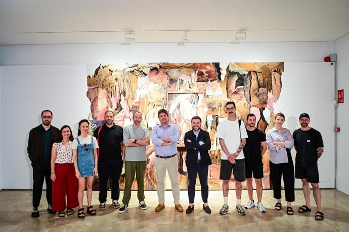 El primer teniente de alcalde y regidor de Cultura, Javier Bonet, en la presentación de las dos nuevas exposiciones del Casal Solleric.
