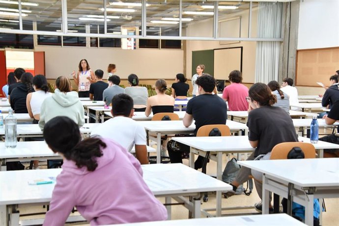 Archivo - Estudiantes presentados a la EBAU de julio en la ULPGC