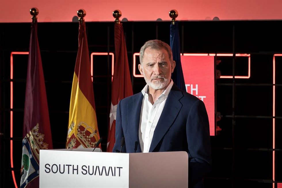 El Rey Felipe VI inaugura el 'South Summit 2025 bajo el lema En movimiento, a 4 de junio de 2025, en Madrid (España). El South Summit 2025 es un evento internacional de emprendimiento que se celebra del 4 al 6 de junio en Madrid. Organizado junto a