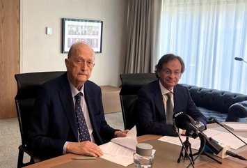 Archivo - El presidente de Colonial, Juan José Brugera, y el consejero delegado, Pere Viñolas.