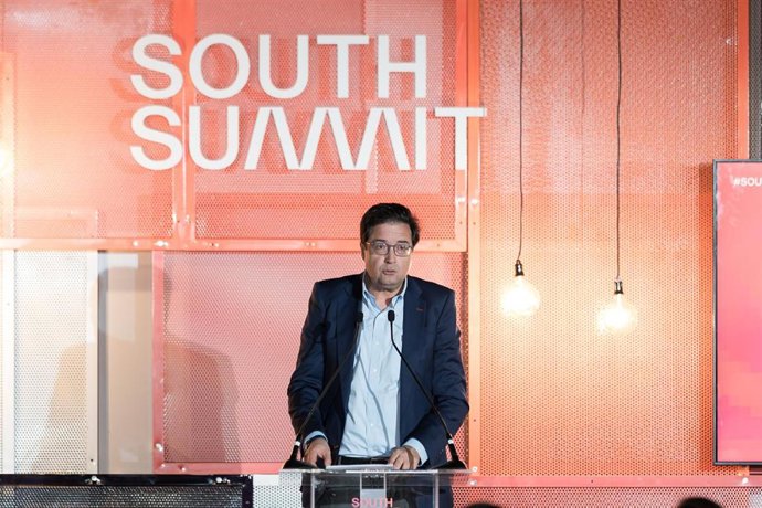 El ministro para la Transformación Digital y de la Función Pública, Óscar López, interviene durante el 'South Summit’ 2025 bajo el lema ‘En movimiento’, a 4 de junio de 2025, en Madrid (España). 