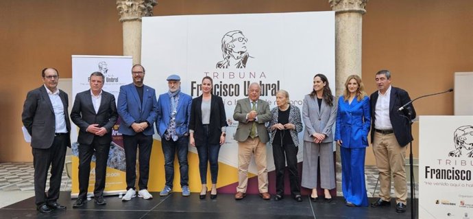 El consejero de Cultura, Turismo y Deporte, Gonzalo Santonja, participa en la Tribuna de la Fundación Francisco Umbral 'He venido aquí a hablar de mi libro', que ha contado con la presencia del escritor Fernando Aramburu