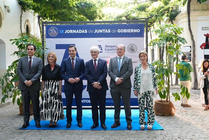 Osé Antonio Nieto, consejero de Justicia, Administración Local y Función Pública de la Junta de Andalucía; María José García- Pelayo, alcaldesa de Jerez de la Frontera; Juanma Moreno, presidente de la Junta de Andalucía; Salvador González, presidente del