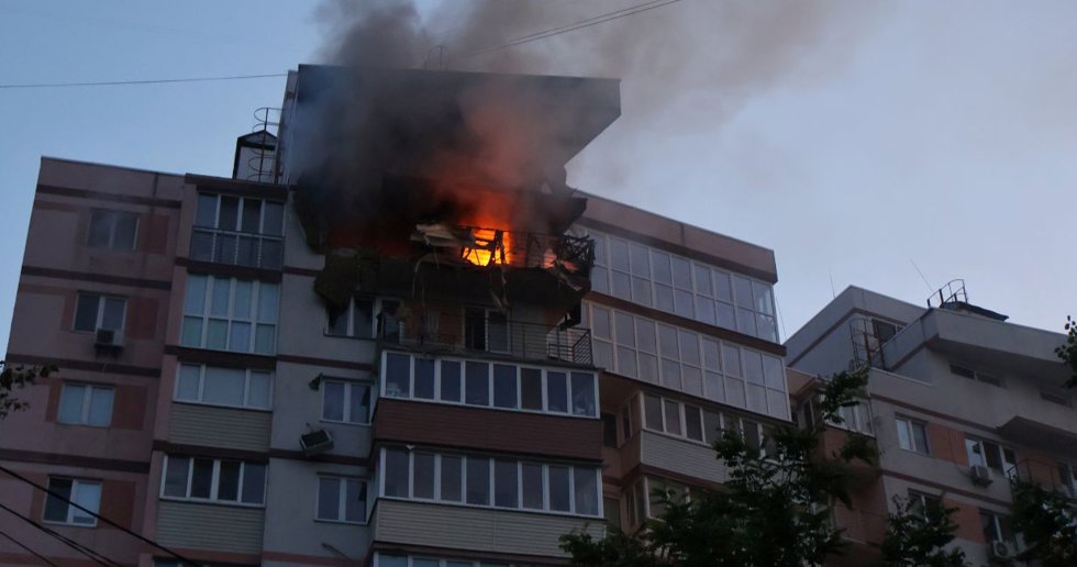 Al menos catorce muertos, entre ellos un estadounidense, en un ataque de Rusia contra Kiev